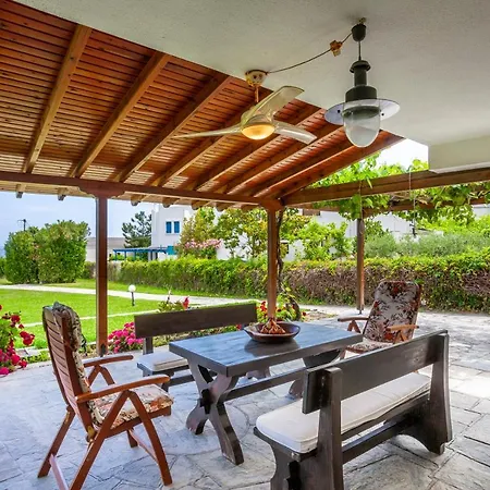 Coastal Rustic House Tatil Evi