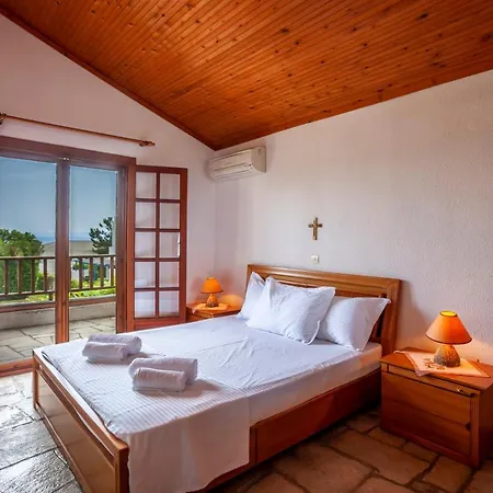 Coastal Rustic House * Polychrono