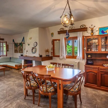 Coastal Rustic House * Polychrono
