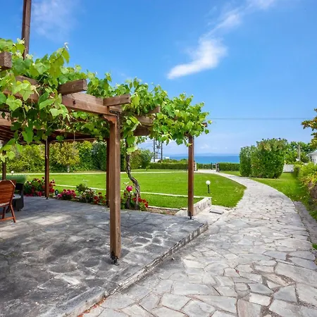 Coastal Rustic House Case de vacanță *