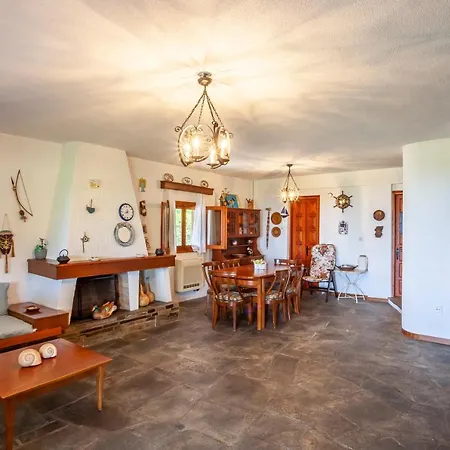 Case de vacanță Coastal Rustic House Polychrono